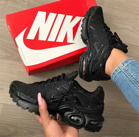 nike air max haifisch schwarz|nike air max plus sneakers.